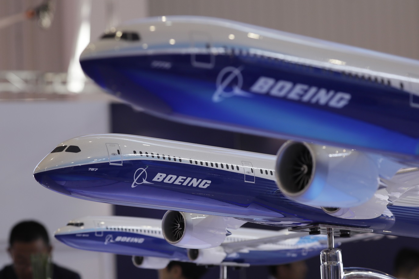 Boeing’s 777 Jets Face Explosions Due to Electrical Flaw