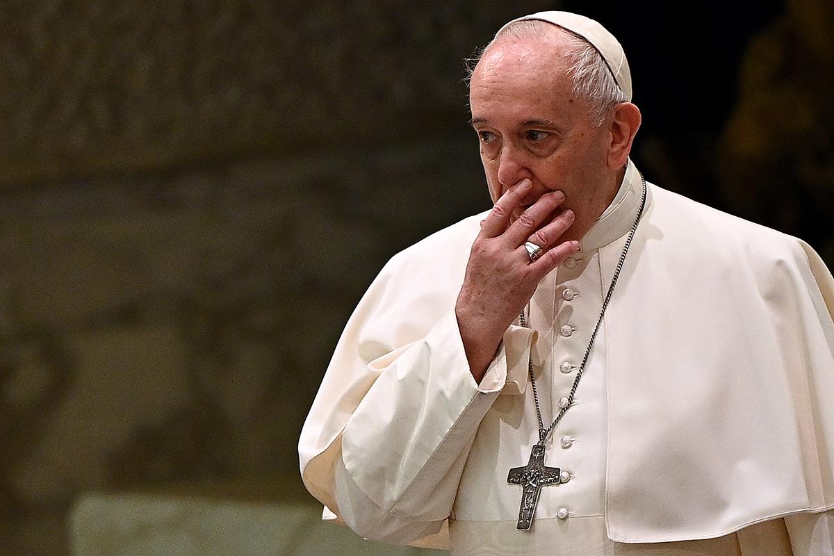 Pope Francis Says, “I Am Sorry!” for Using Vulgar Term in Reaffirming Church’s Ban on Gay Priests