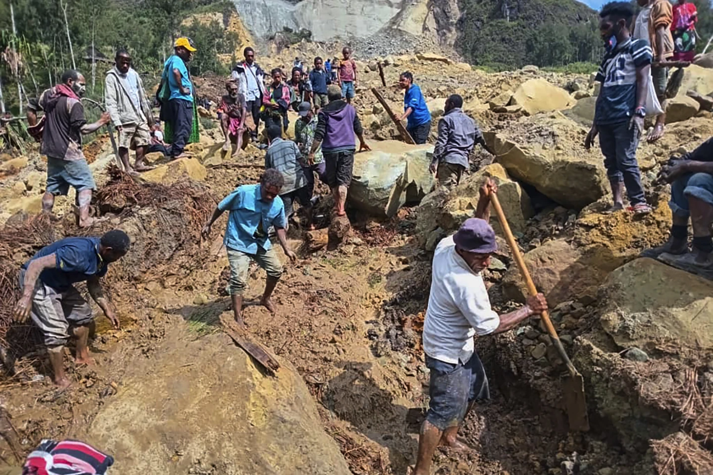 2000 Buried Alive in Papua New Guinea Landslide, Government Seeks International Aid