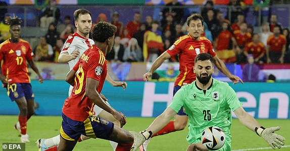 Spain Overcomes Early Setback to Defeat Georgia 4-1 in Euro 2024 Round of 16