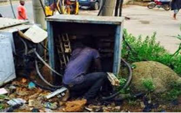 Suspected Electricity Vandal Electrocuted While Attempting to Steal Transformer Cables in Enugu, Nigeria