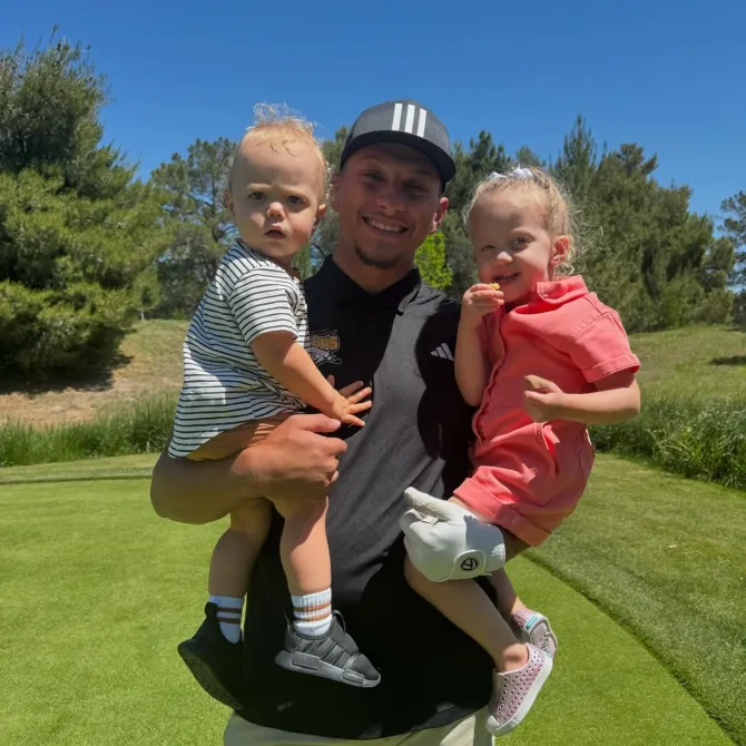 Patrick Mahomes Receives Heartfelt Father’s Day Message from Wife Brittany, Responds with Love