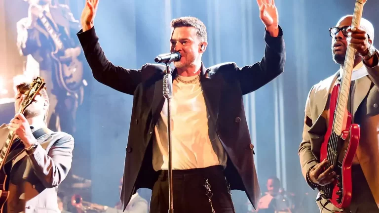 Justin Timberlake Addresses Recent DWI Arrest During Emotional Chicago Concert