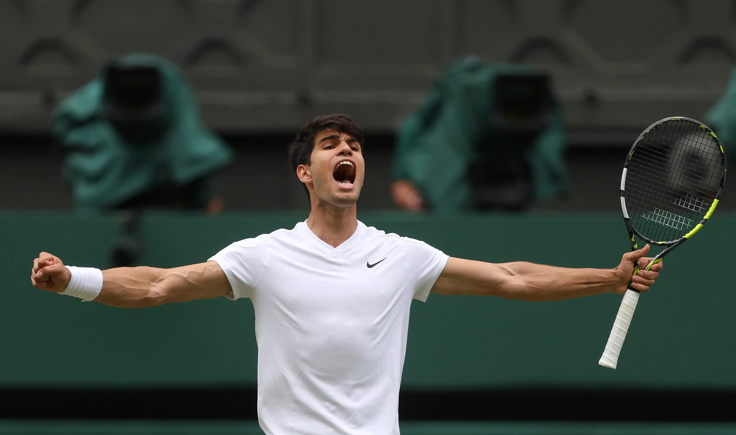 Carlos Alcaraz Beats Novak Djokovic to Retain Wimbledon Crown