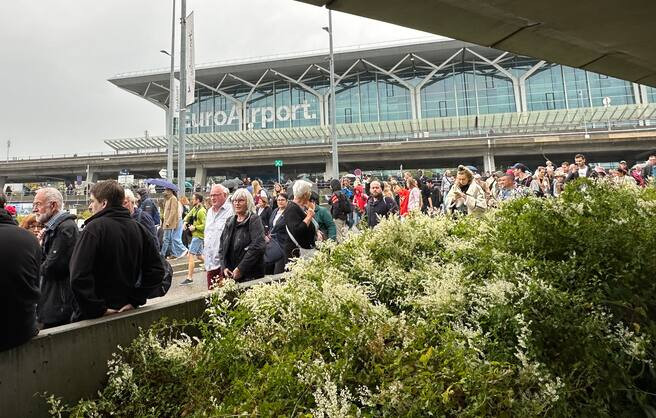 France’s Basel-Mulhouse Airport Back in Action After Bomb Alert