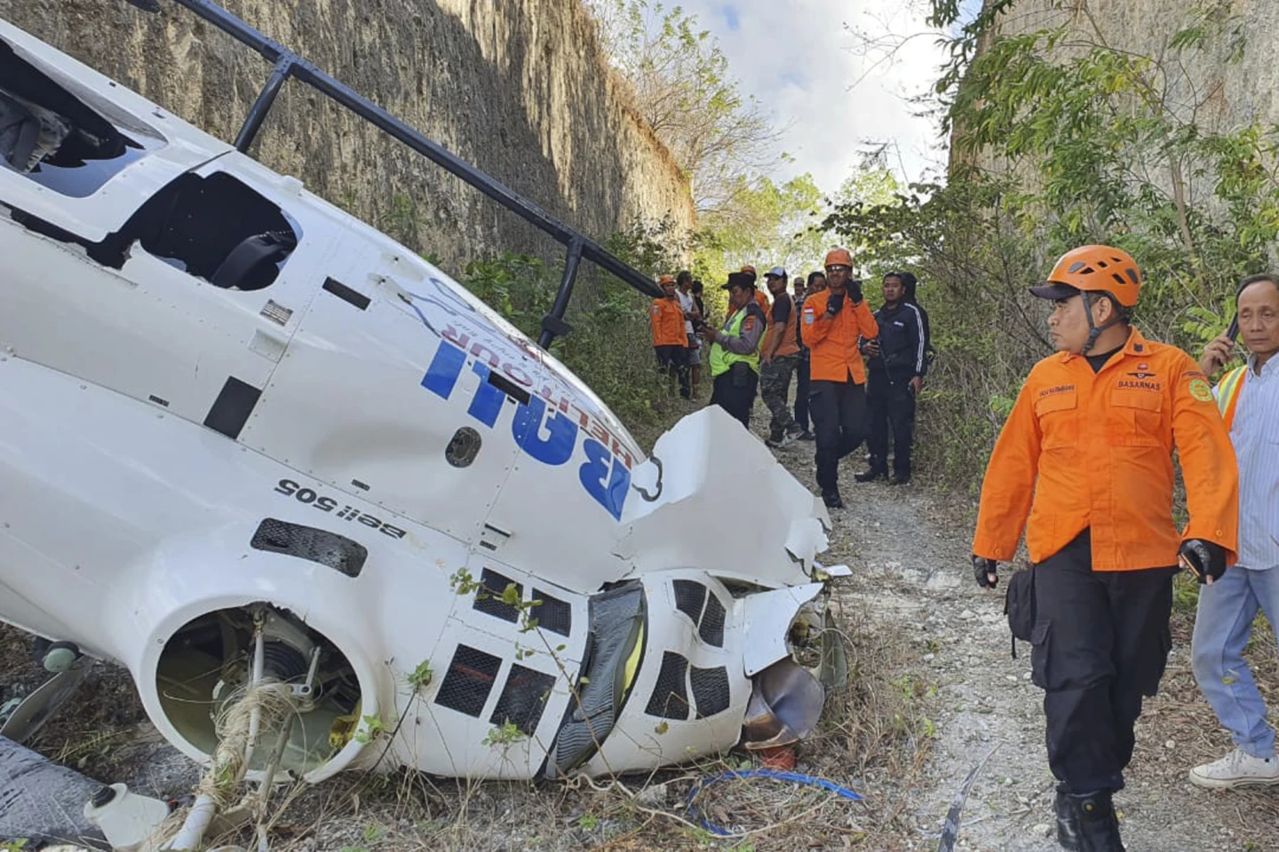 Five People Survive Helicopter Crash in Bali