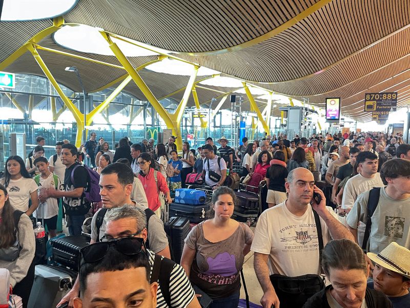 Flights Delayed at Berlin Airport Due to Global Technology Outage: Disruptions Ripple Across the World