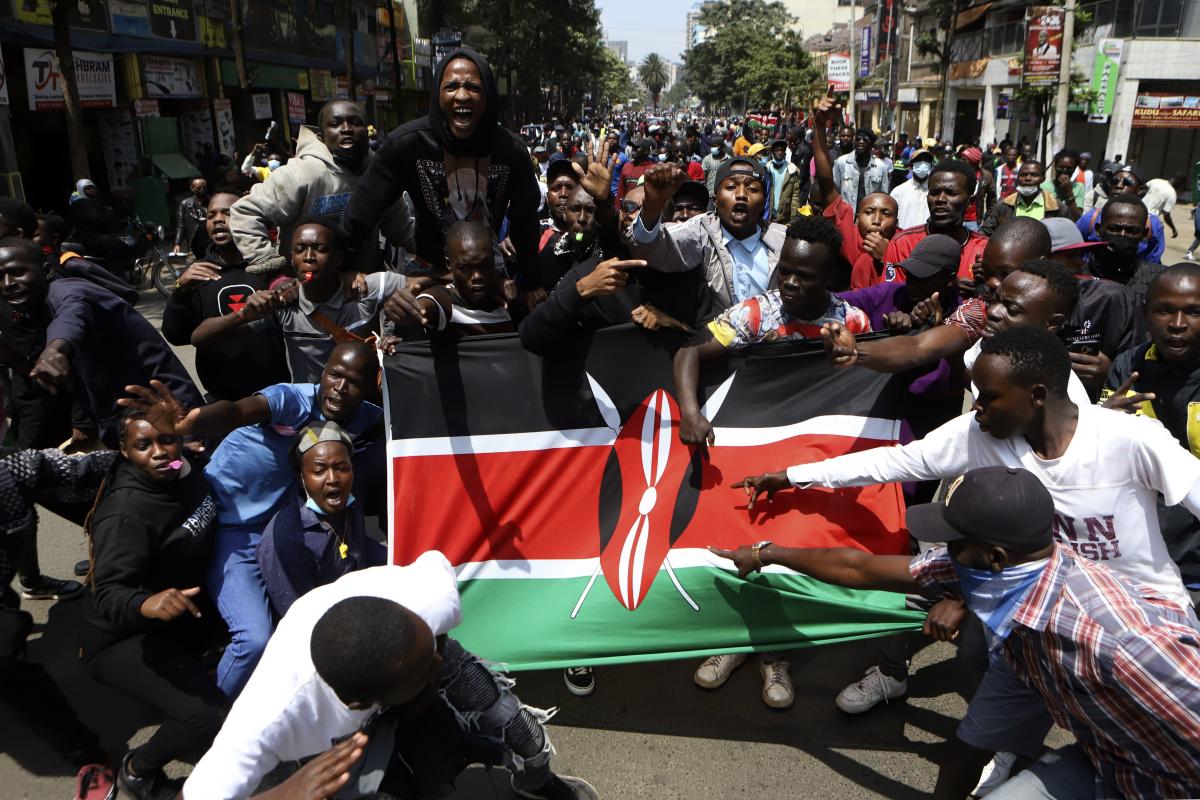 Kenyan Protesters Vow to Seize Main Airport as Deadly Unrest Continues into Sixth Week