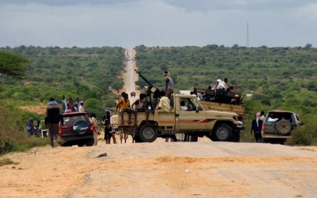 Somali Militants Kill Five, Seize Heavy Weapons After Looting Convoy