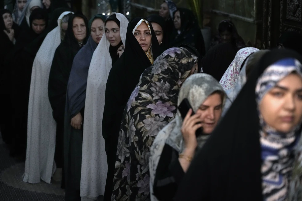 Tehran Police Close Turkish Airlines Office Over Employees’ Defiance of Iran’s Headscarf Law