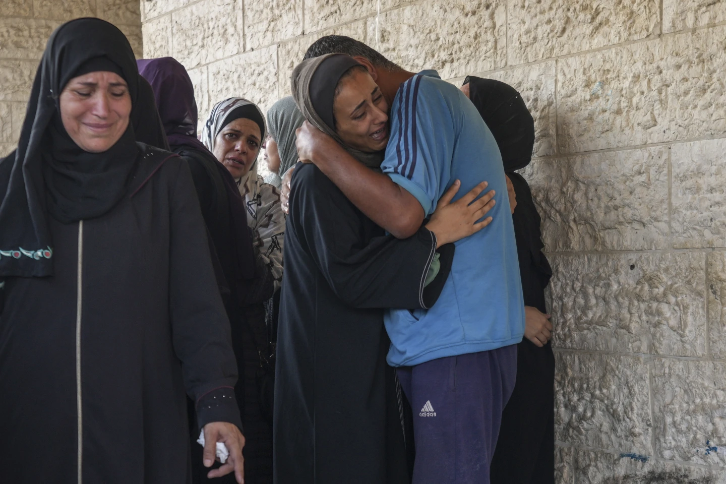 18 Family Members Killed in Gaza Despite Hope for Cease-Fire