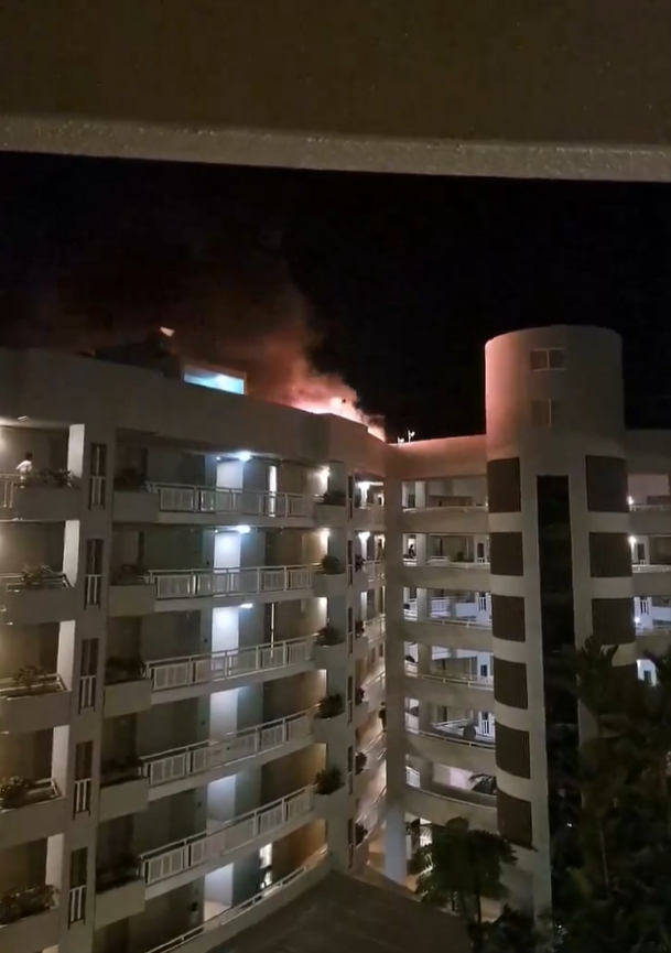 Helicopter Tragedy: Pilot Killed in Fiery Crash into Hilton Hotel Roof, Sparking Mass Evacuation