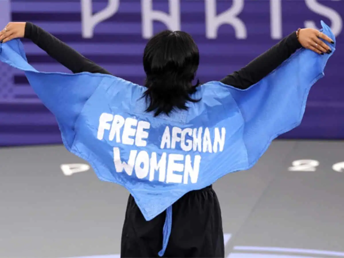 Afghan Refugee Disqualified for Wearing ‘Free Afghan Women’ Cape at Paris Olympics