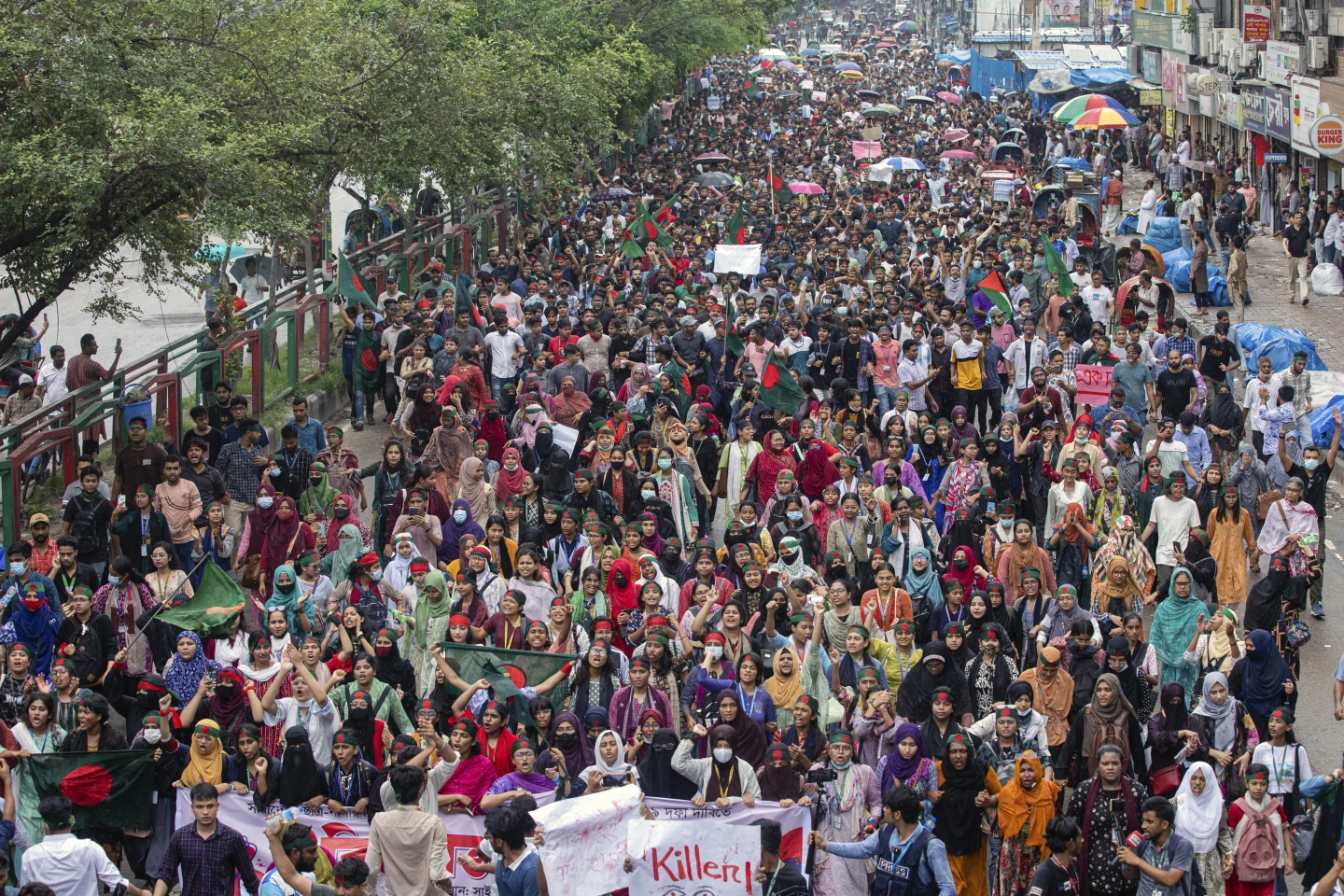 Fresh Bangladesh Unrest: Protests Turn Violent as Calls for Government Resignation Grow