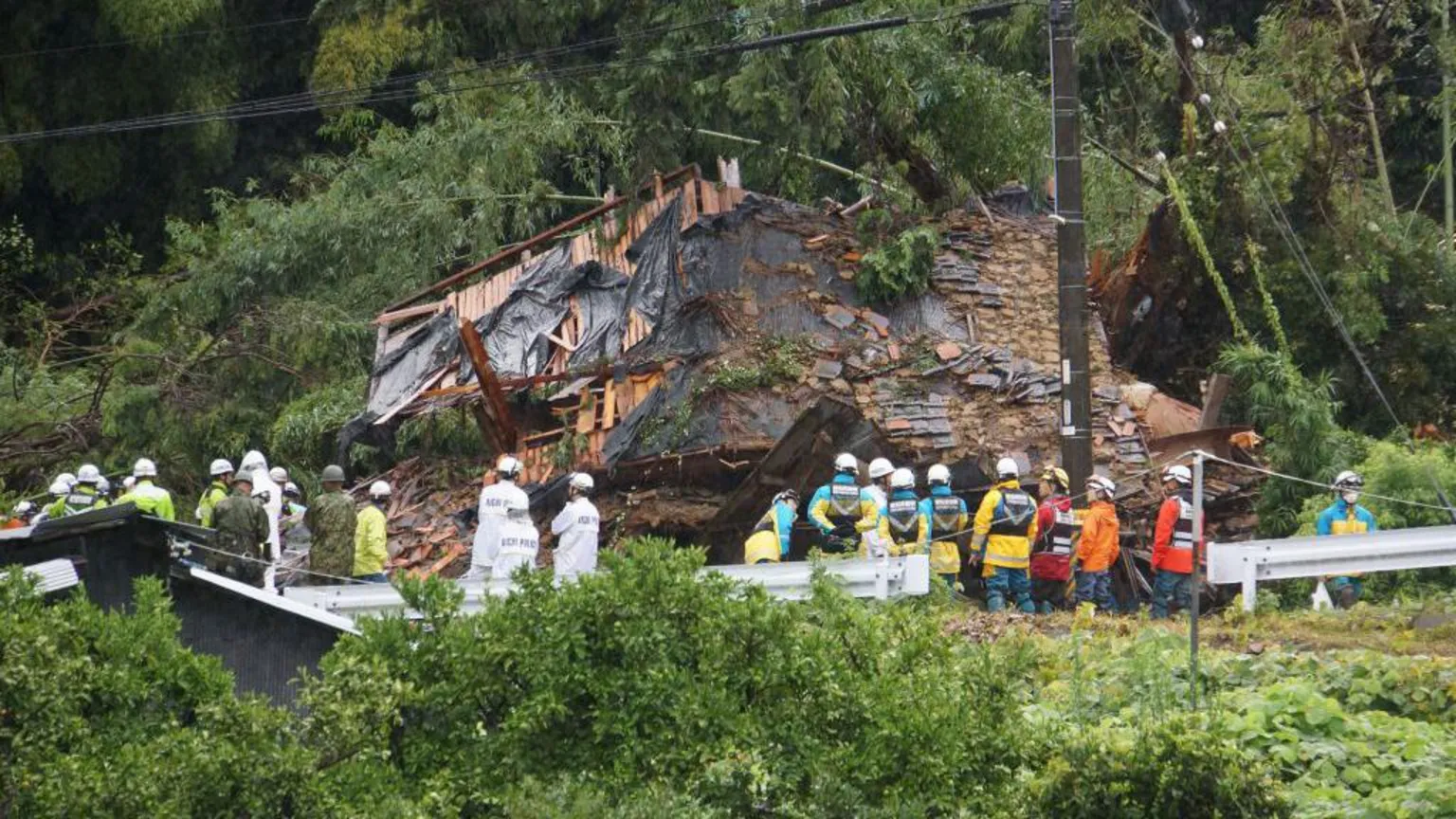 Typhoon Shanshan Claims Three Lives as It Strikes Southern Japan