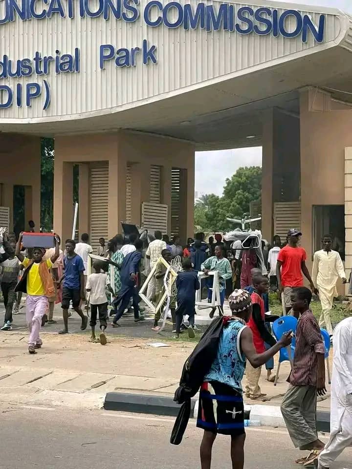 Protesters in Kano, Nigeria Loot NCC Digital Park During #EndBadGovernance Demonstrations