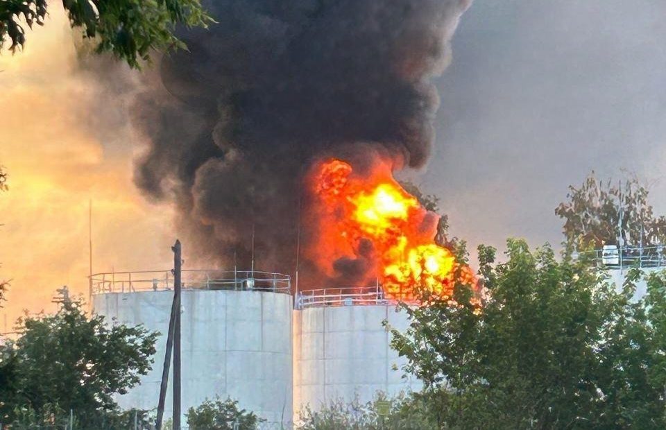 Russian Oil Depot Fire Rages as Ukraine Advances in Kursk Region