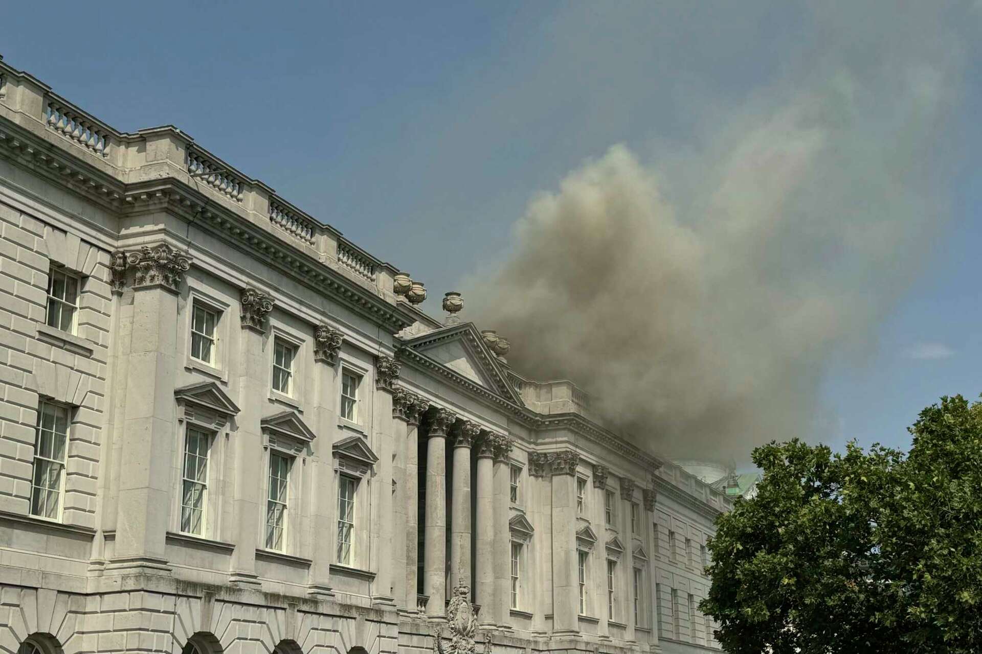 Fire Breaks Out at London’s Somerset House, Major Art Collections Unharmed