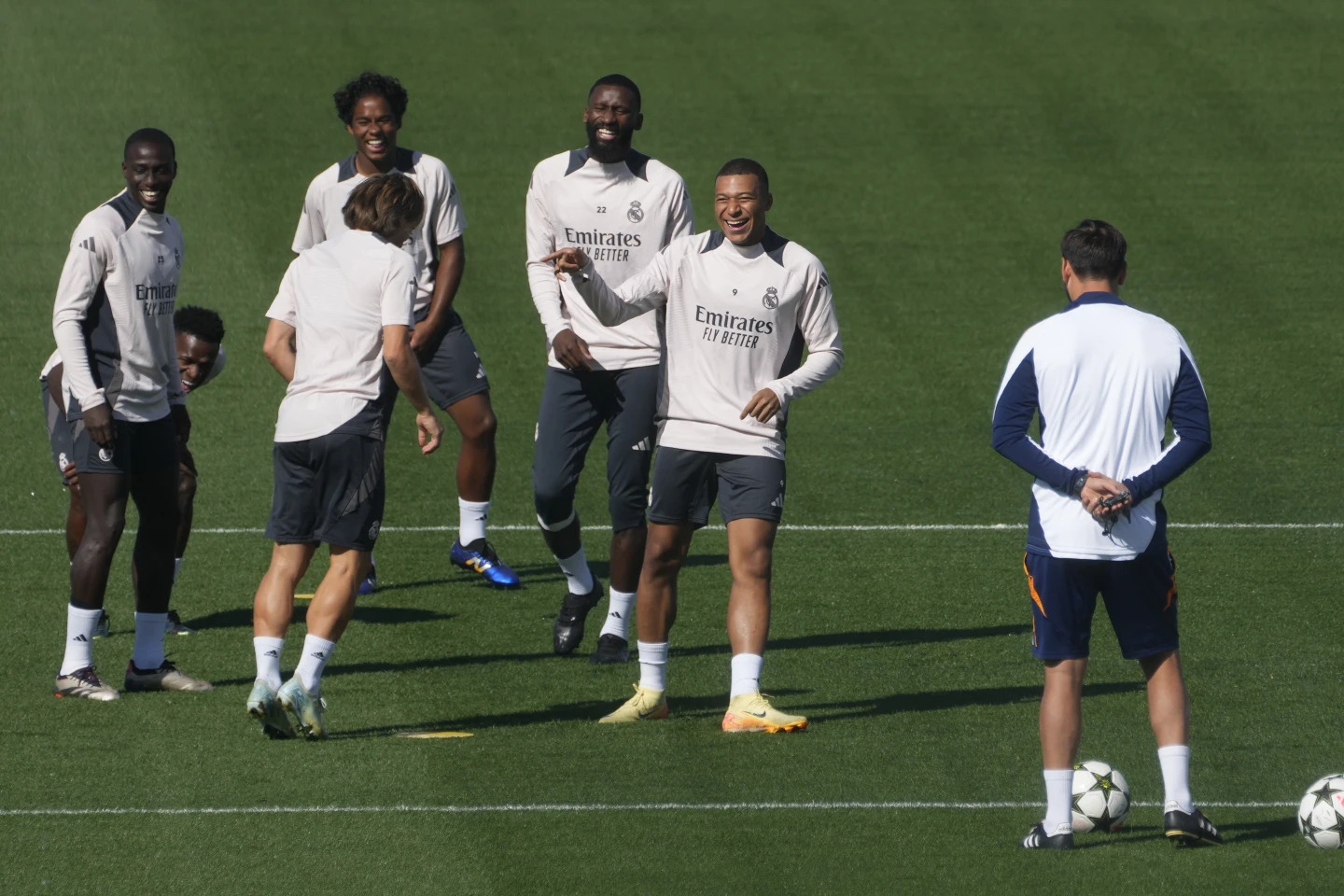 Bellingham, Tchouaméni, and Militão Cleared for Real Madrid’s Champions League Debut