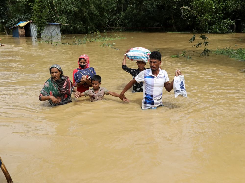 Bangladesh Floods’ Death Toll Rises to 71, Millions Stranded Amid Disease Concerns