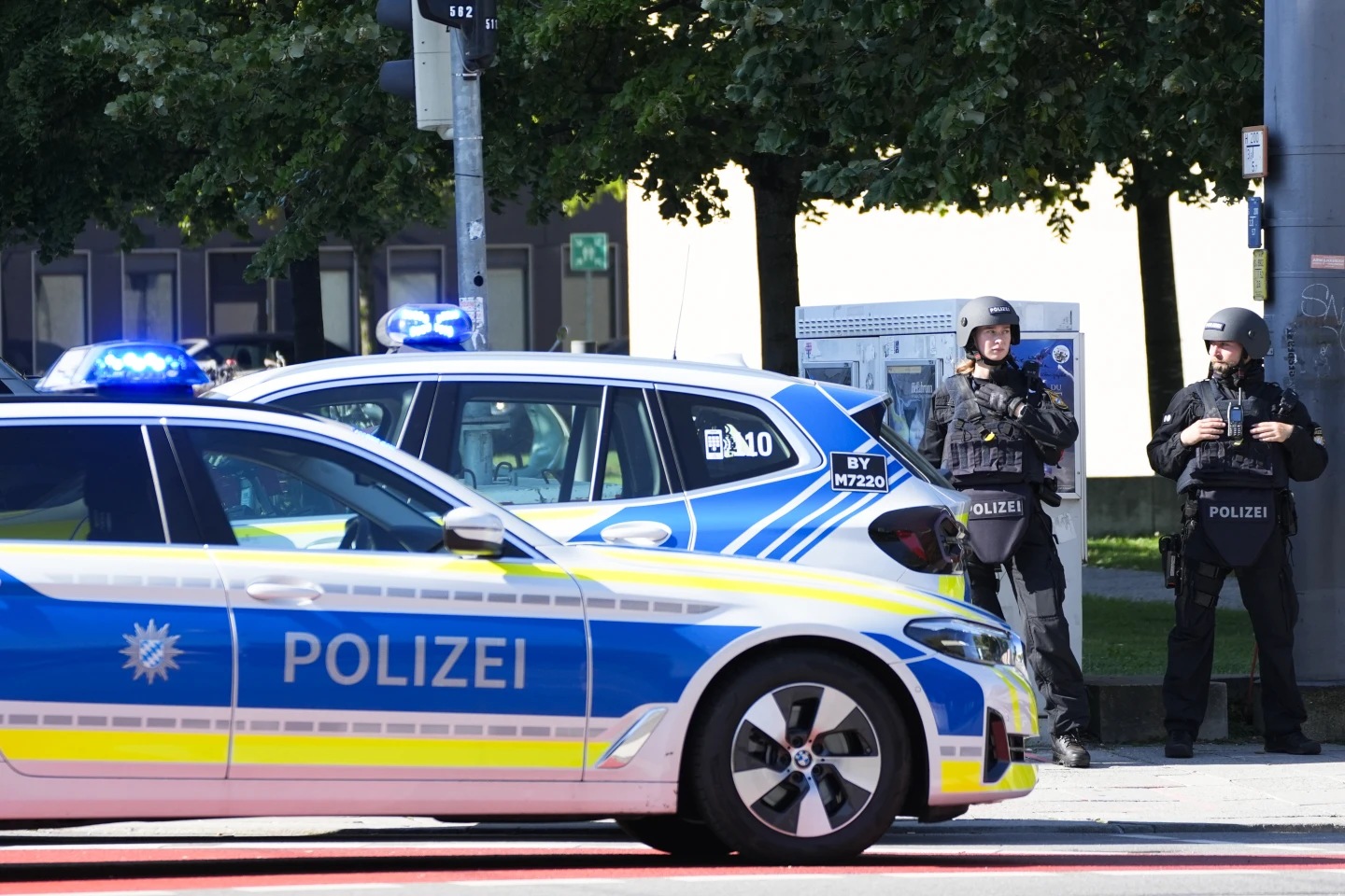 Munich Police Kill Armed Man Near Israeli Consulate and Nazi-Era Museum