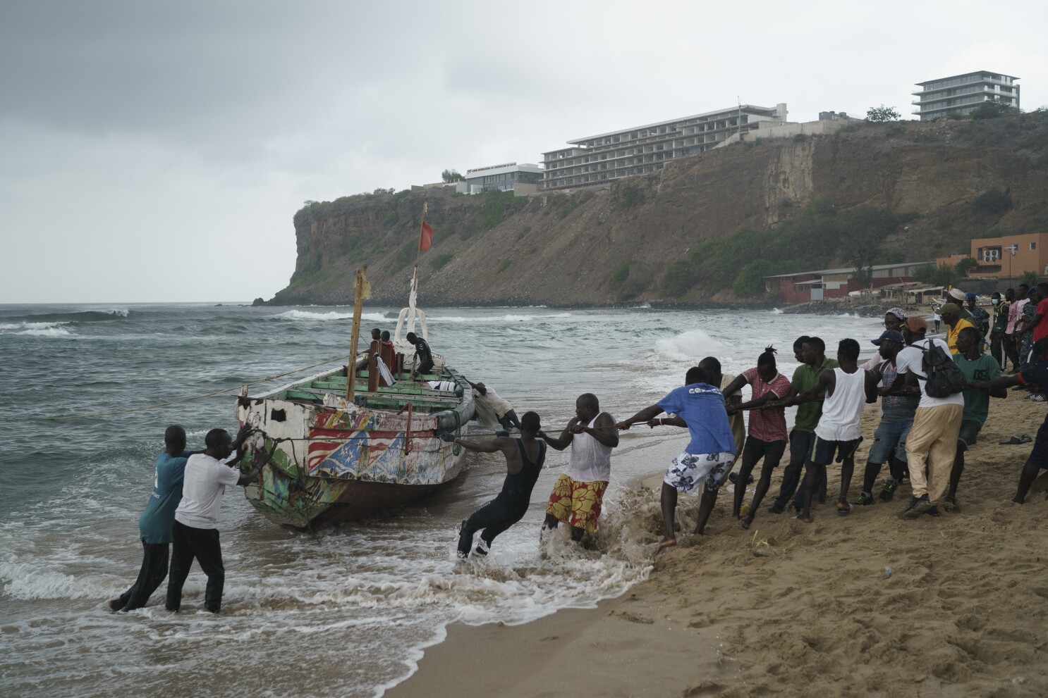 Death Toll from Capsized Migrant Boat Offshore Senegal Rises to 26