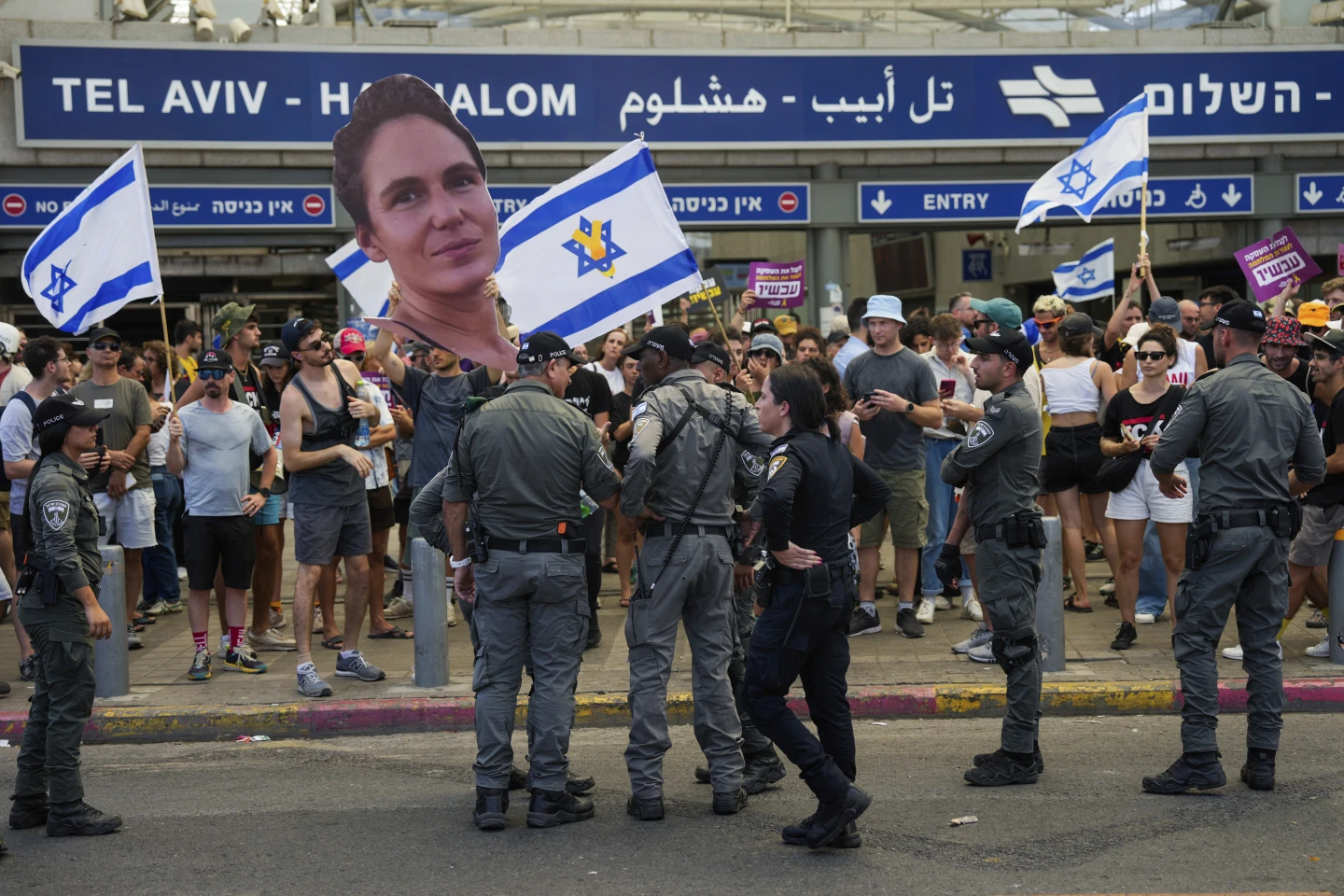 General Strike in Israel Reflects Political Divisions Over Hostage Crisis