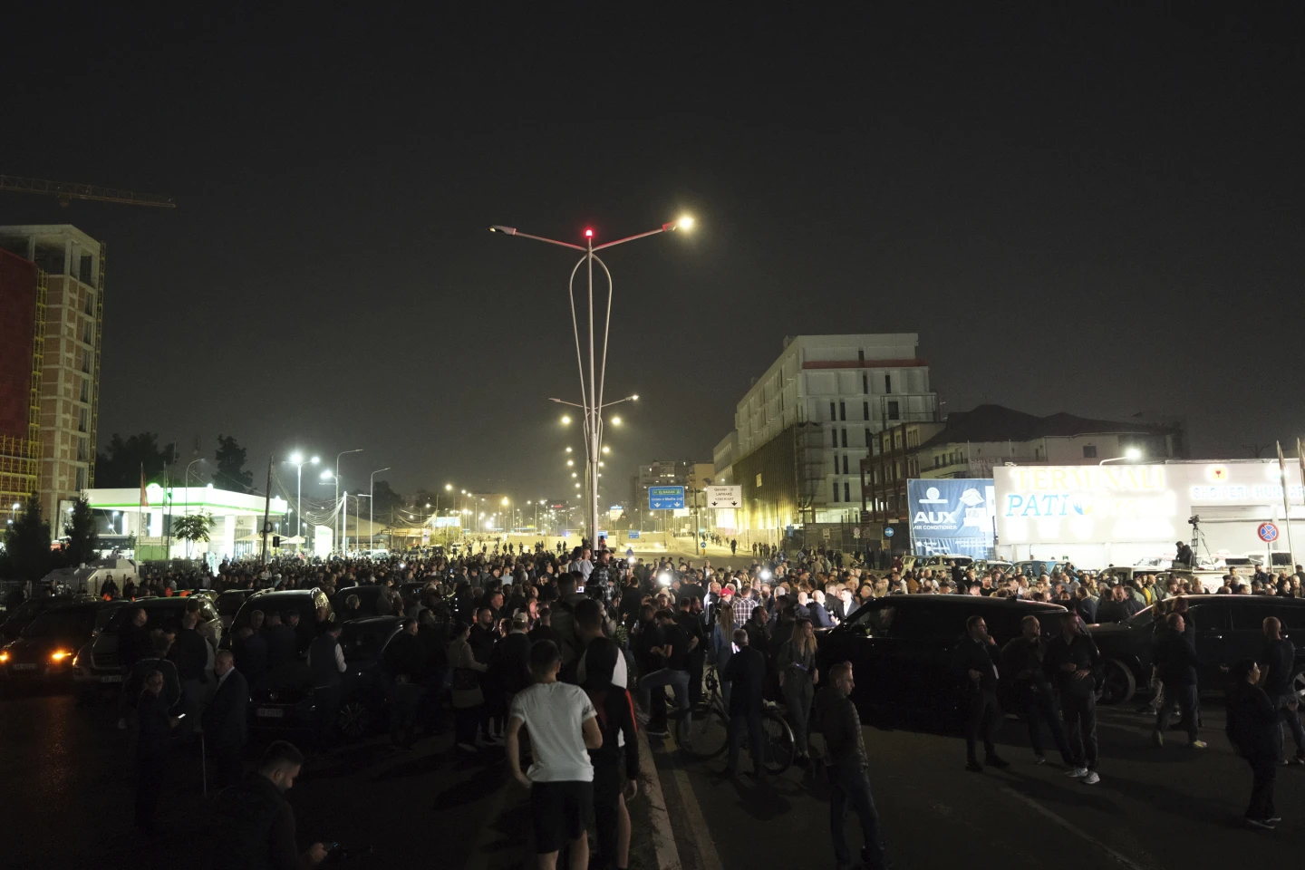 Albanian Opposition Blocks Roads in Protest Demanding Caretaker Government