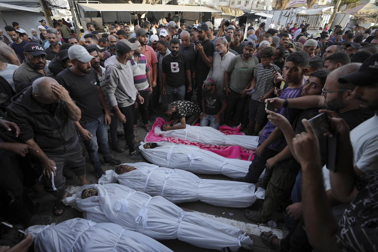 Strike on Gaza Mosque Kills 19 as Israel Intensifies Regional Bombardment