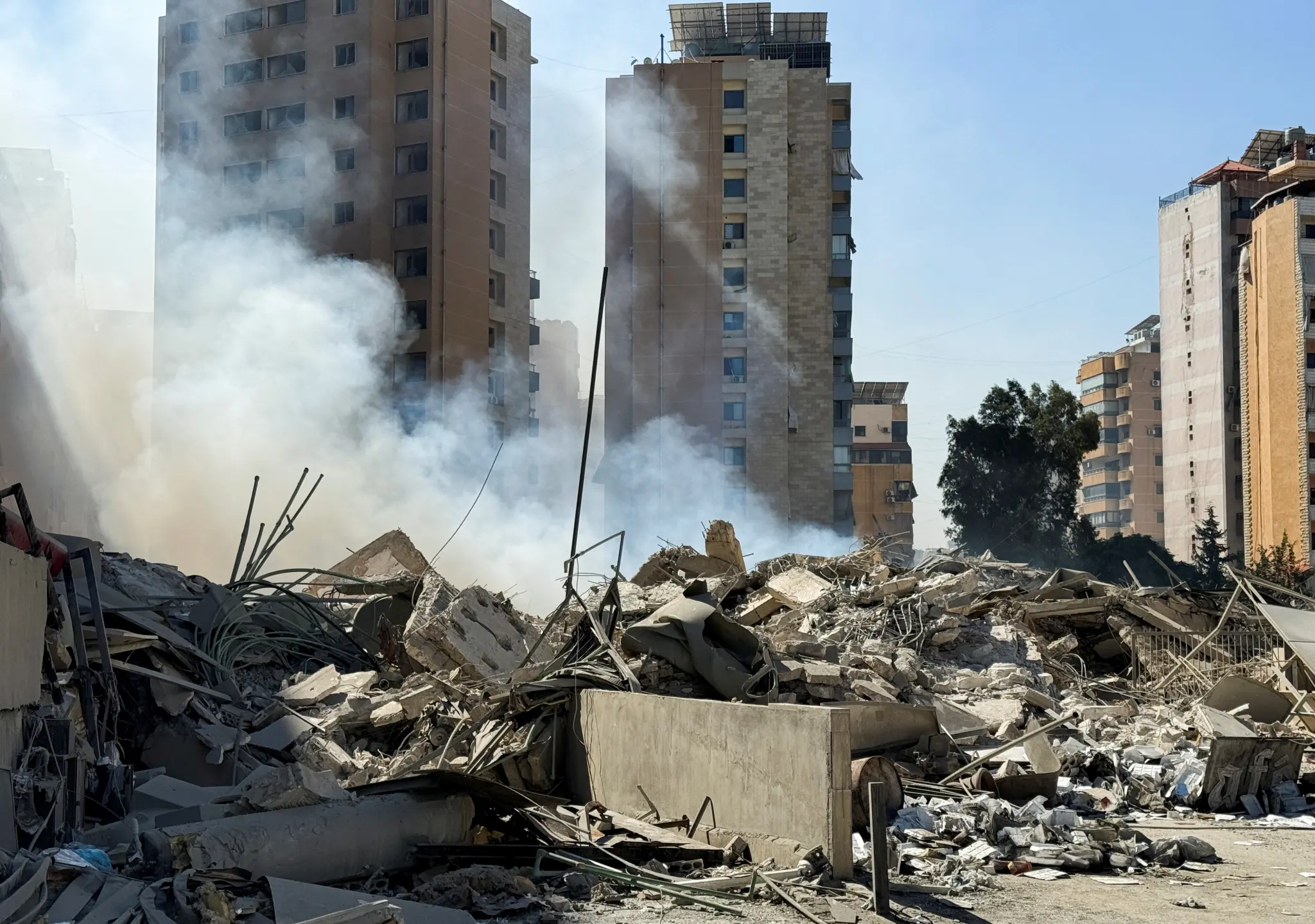 Israeli Airstrike Kills Mayor and Five Others in South Lebanon Municipal Building