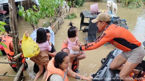 More Than 20 Dead as Tropical Storm Dumps Month’s Rain on Philippines