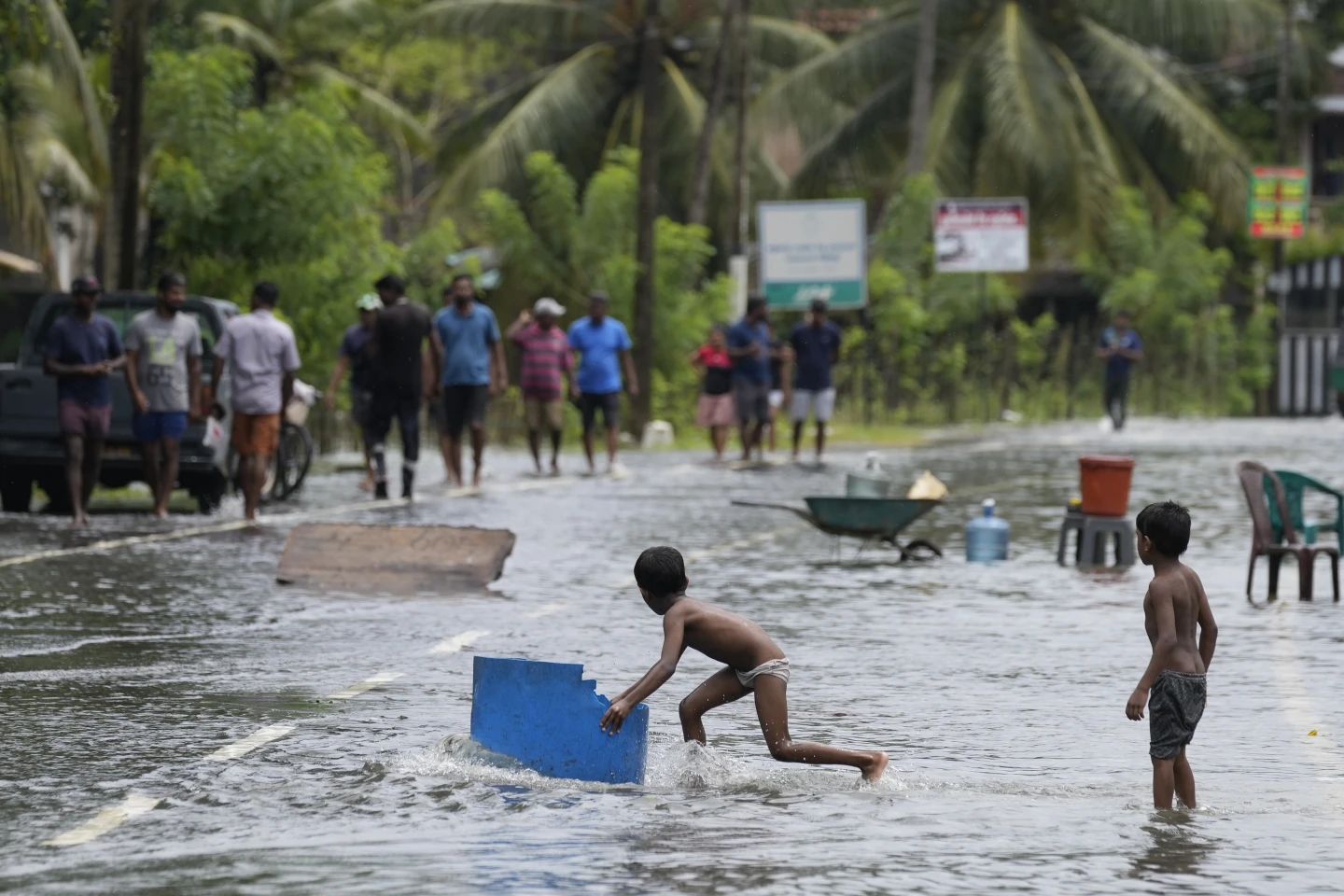 Heavy Rains Force School Closures as Floods Hit Sri Lankan Capital