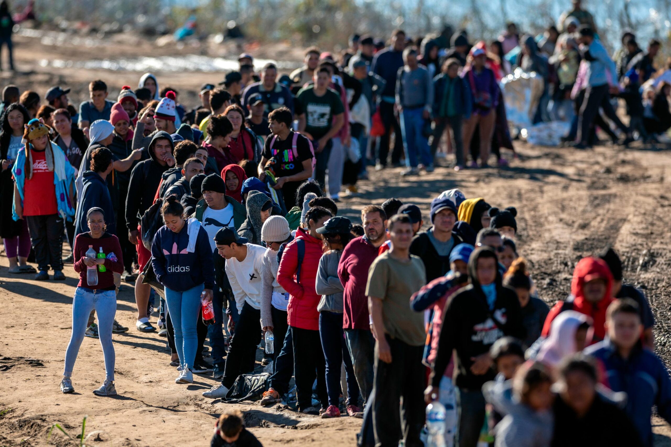 2,000 Migrants Depart Southern Mexico for U.S. Border Ahead of Presidential Election