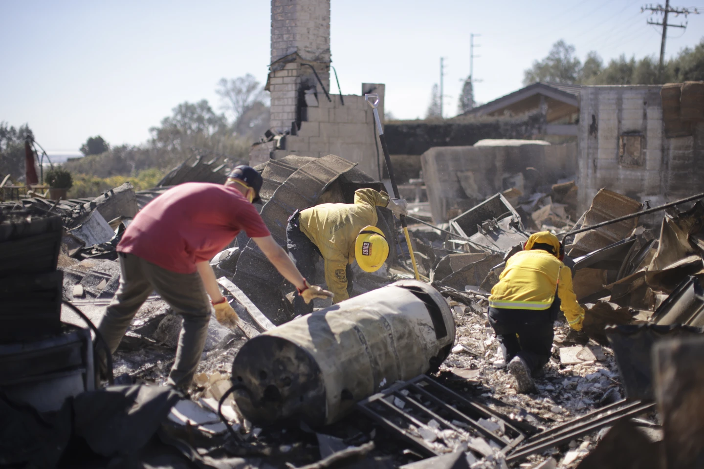 Southern California Wildfire Destroys 132 Structures as Winds Begin to Ease