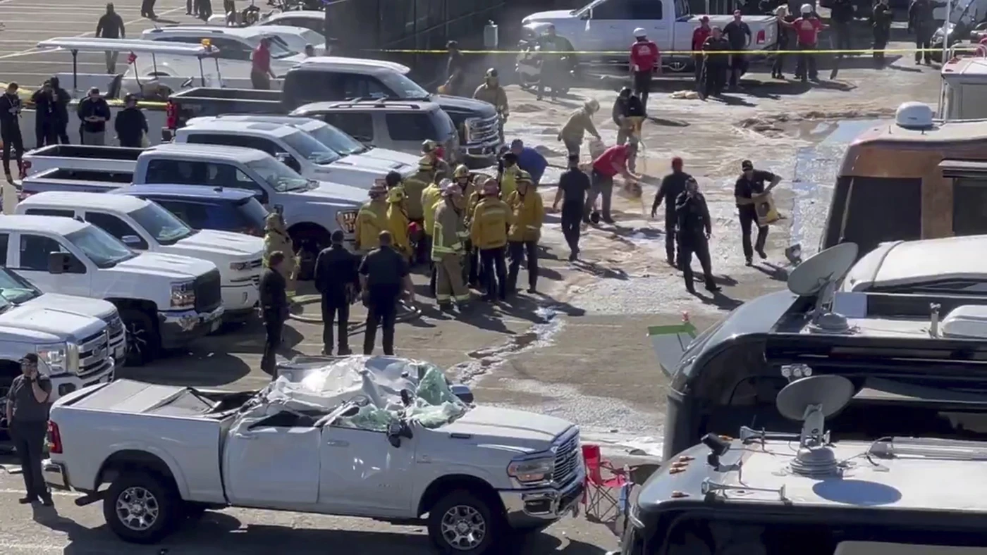 Small Plane Crashes Near California Dragstrip, Injuring Three