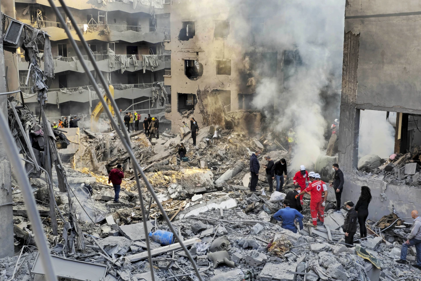 Israeli Strikes Kill 11 in Beirut, Gaza Violence Continues Amid Peace Efforts