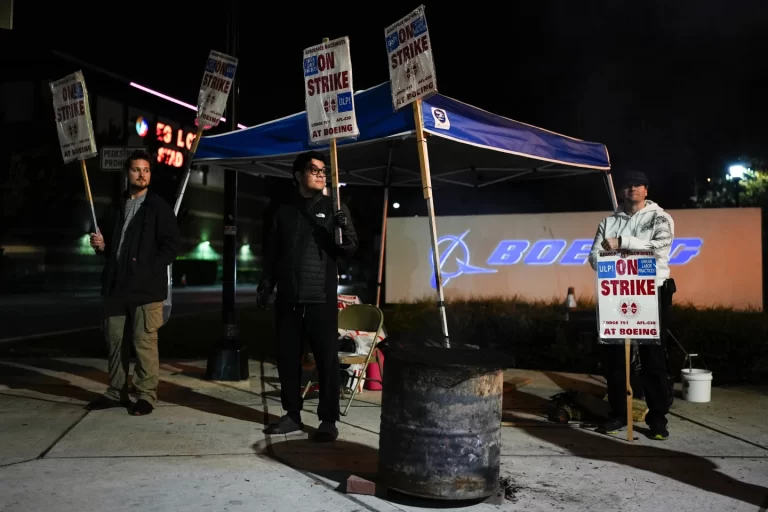 Boeing Workers Vote on Contract to End Production-Halting Strike