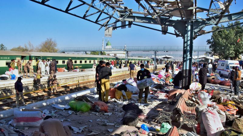 Suicide Bomber Kills 25 at Pakistan Train Station, Militant Group Claims Attack