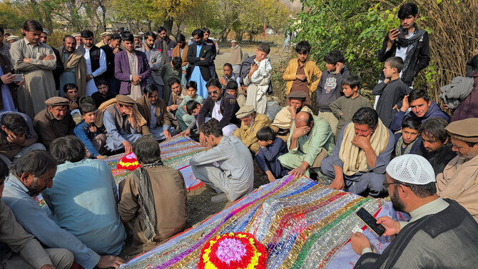 Sectarian Clashes Kill 33 in Northwestern Pakistan as Violence Escalates