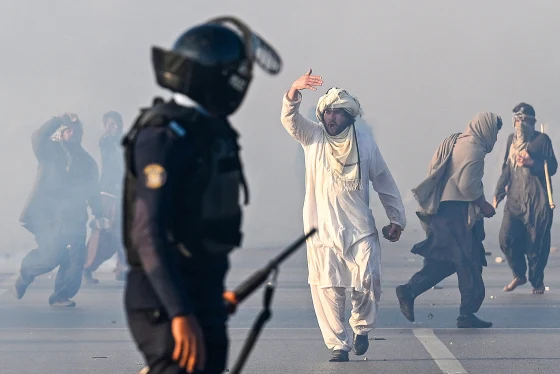 Four Soldiers Killed in Pakistan Protest Violence Over Khan’s Detention