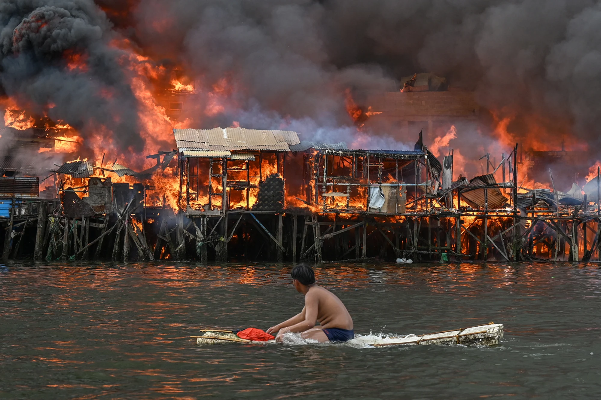 Devastating Fire Leaves Thousands Homeless in Manila Shantytown