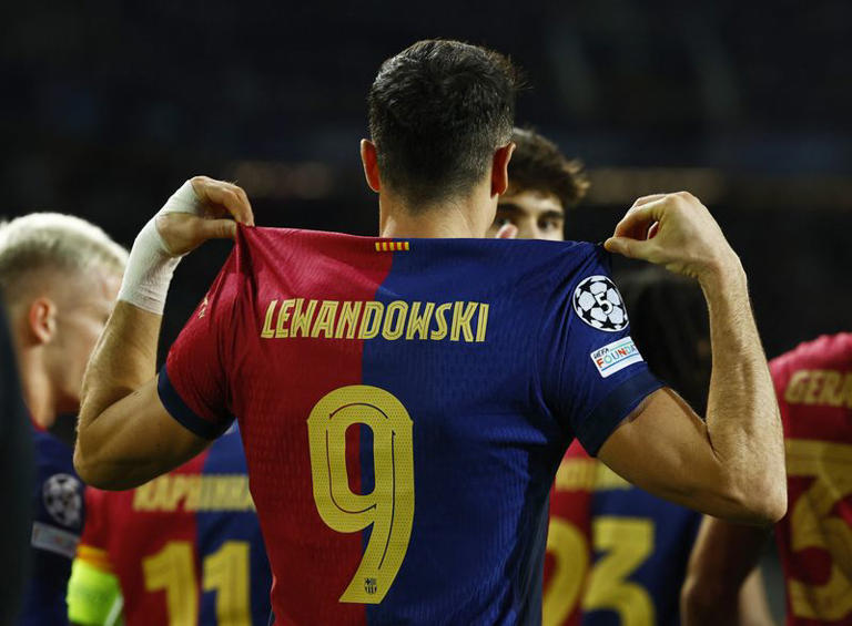 Lewandowski Gets Historic 100-Goal Mark in Barcelona’s 3-0 Win