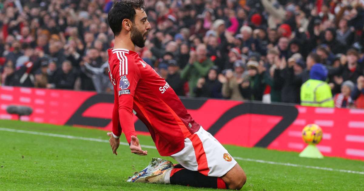 Van Nistelrooy Ends United Tenure With 3-0 Win Over Leicester