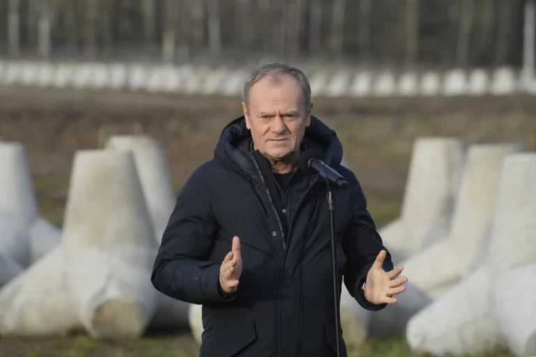Polish Leader Reviews Defense Works at Russian Frontier