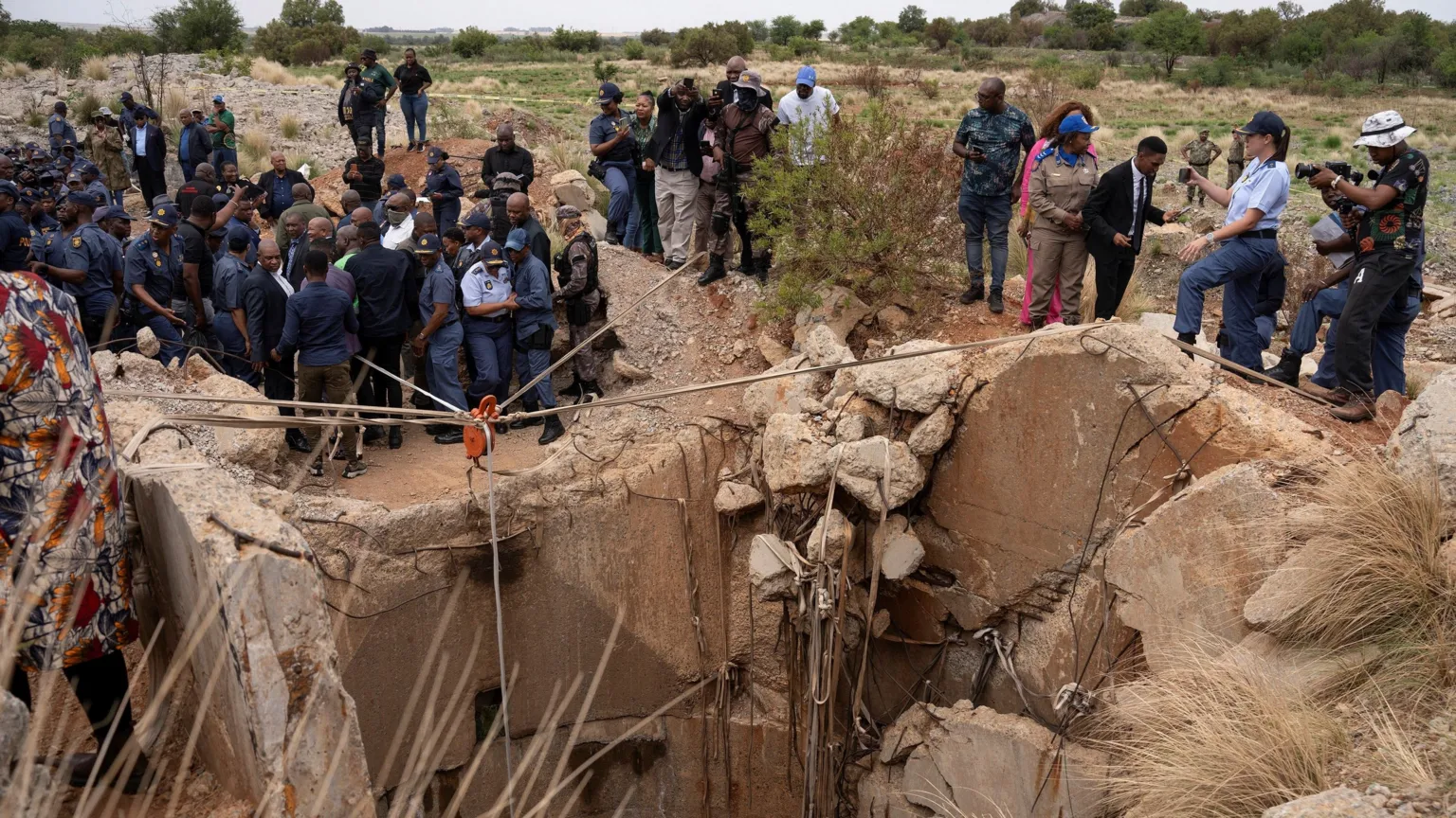 South African Court Orders Police to End Blockade of Trapped Miners