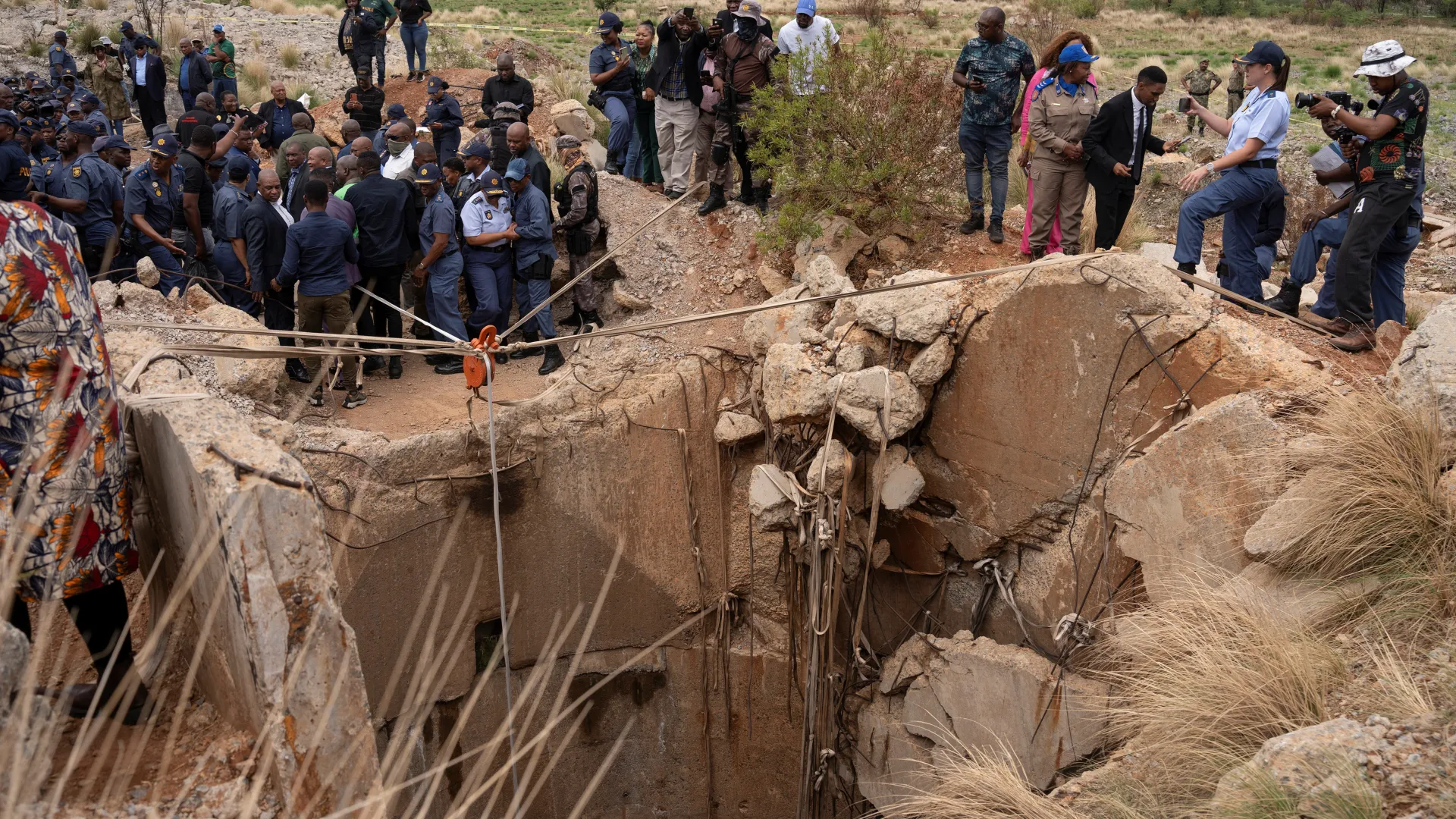 Ramaphosa Urges Safe Recovery of Miners Trapped in Abandoned South African Mine