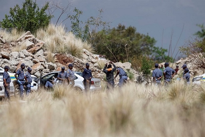 3 Teenagers Among 17 Illegal Miners Arrested at South African Mine