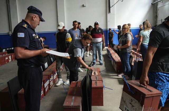 Uruguay Heads to Polls in Tight Presidential Runoff Between Moderates