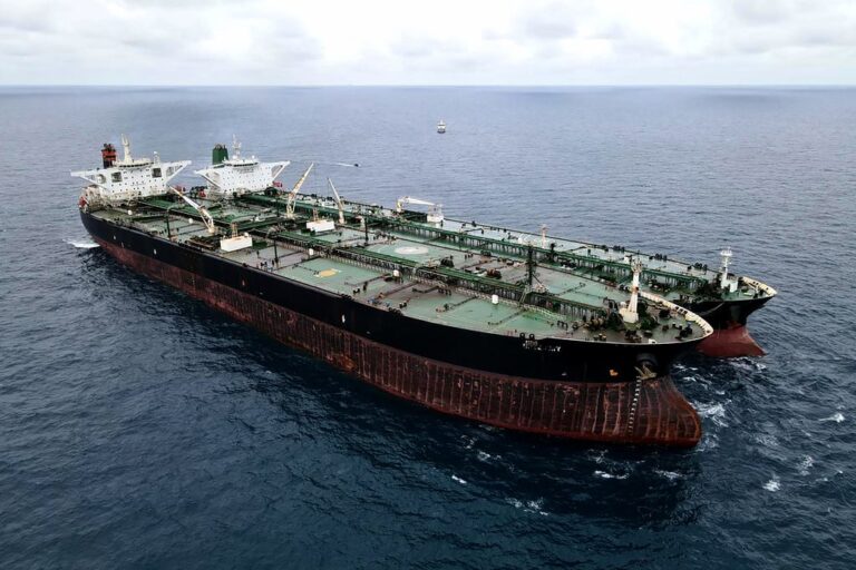 Oil Spill in Kerch Strait as Russian Tanker Splits in Storm, One Dead