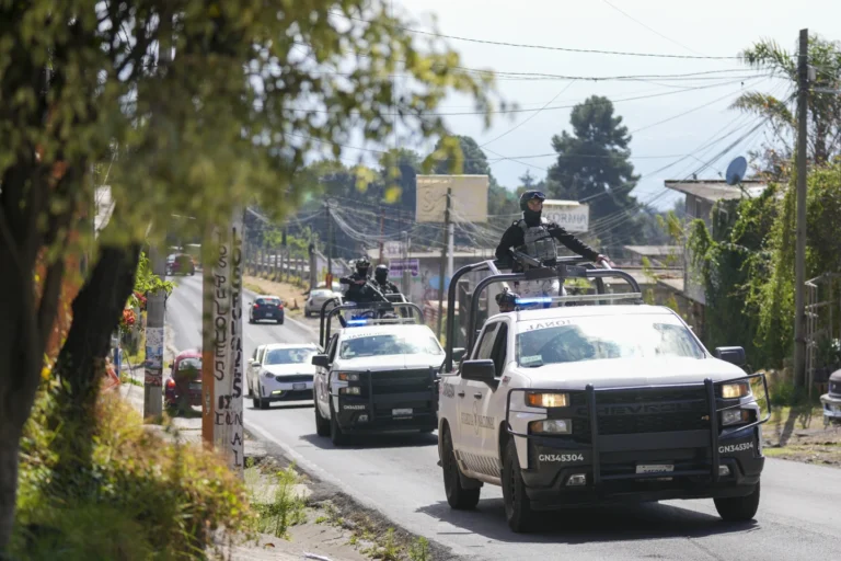 5 Killed in Violence-Plagued Mexican Town Amid Criminal Group Clashes